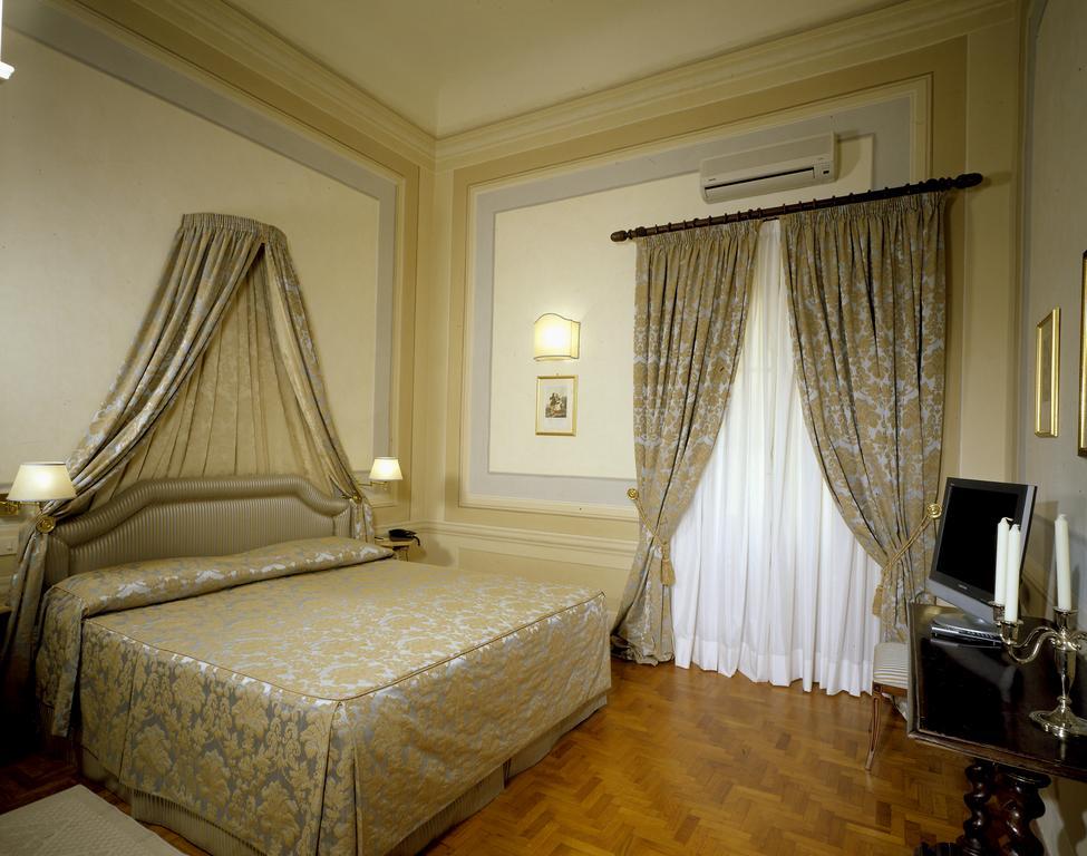 Palazzo Niccolini Al Duomo Residenza D'Epoca Florença Quarto foto